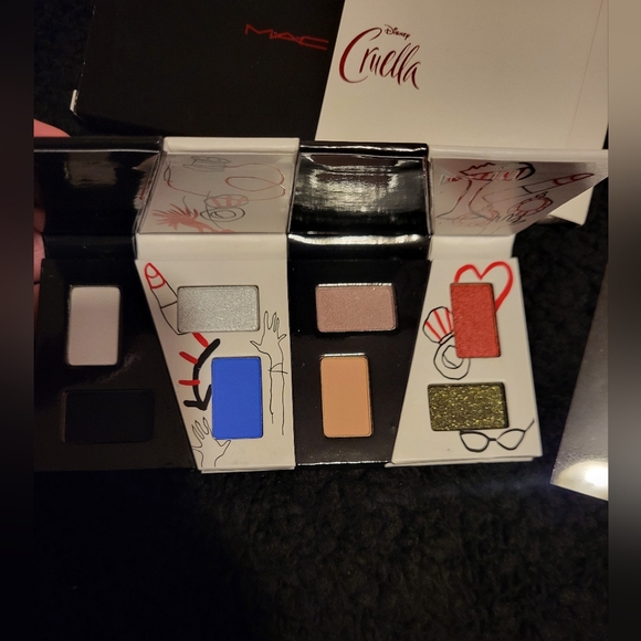 MAC Cruella To Be Kind Eyeshadow Palette - Picture 5 of 9